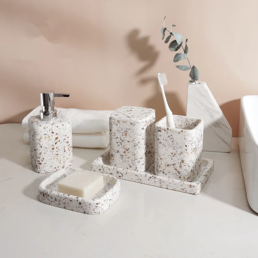 موزع الصابون الحجري الطبيعي اك - مراجعة Zara Home Bathroom Set وسعره